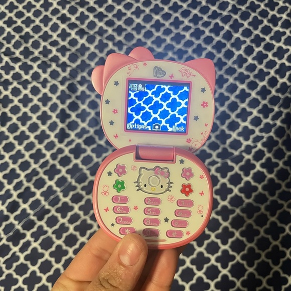 Hello Kitty Flip Phone - PINK 💖 - Picture 5 of 8